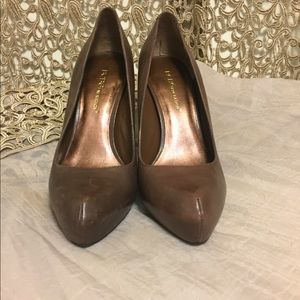 🏷 ( one for $12, 3 for $25) new BCBGeneration deep luggage colored heels